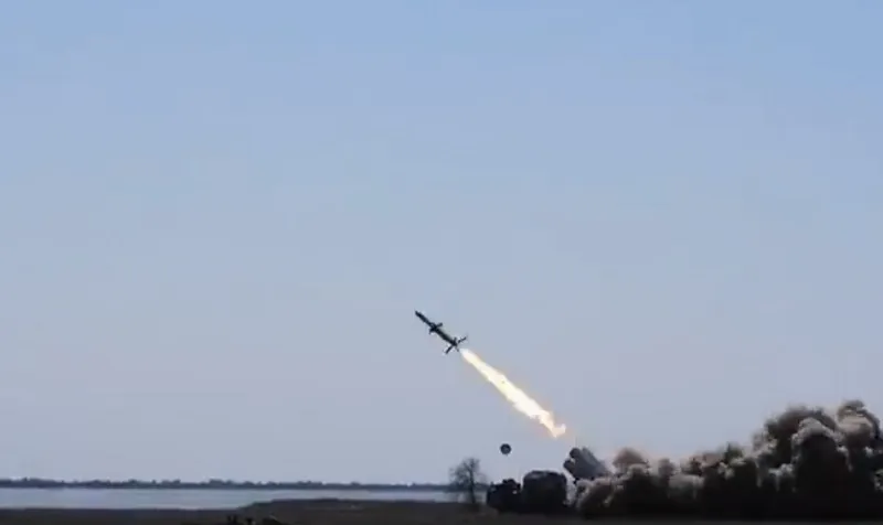 Украина опять «запустила» ракетой по Крымскому мосту