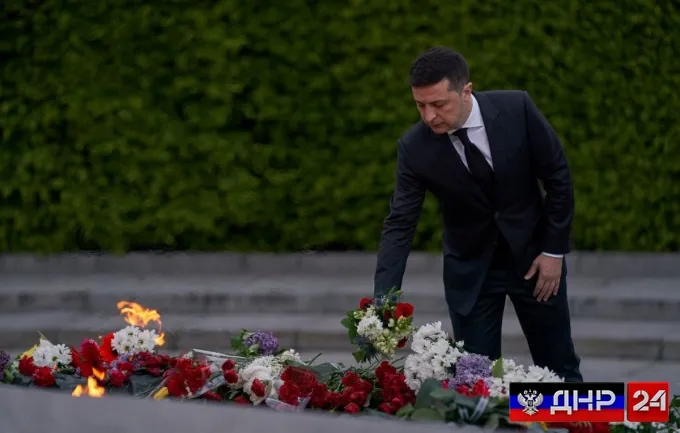 Зеленский заявил, что установит колокол в столице ДНР