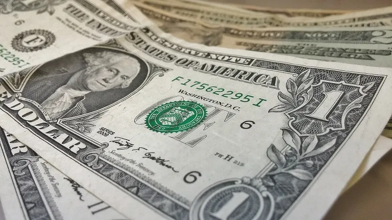 Доллар и евро рухнут в ближайшие дни