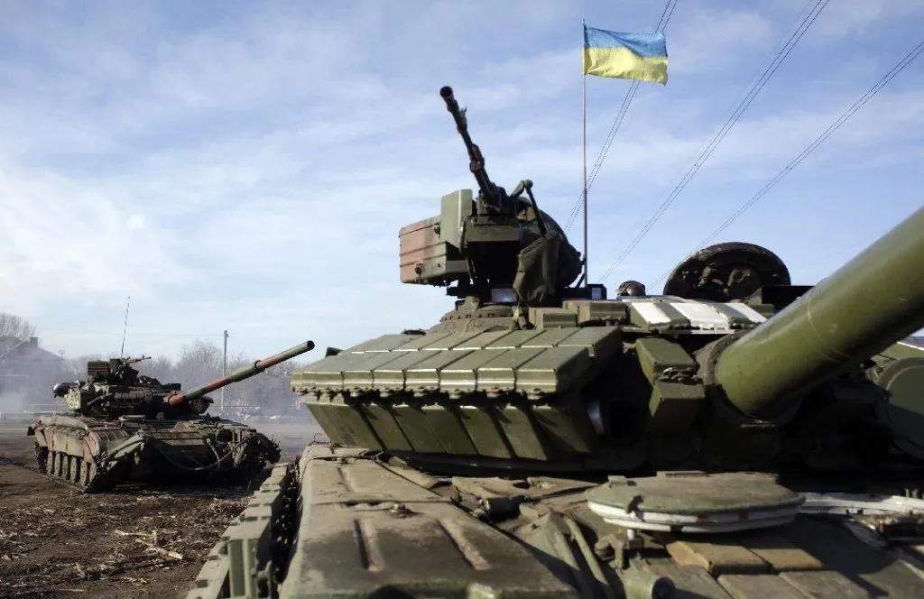 Разведка ДНР зафиксировала размещение зенитных комплексов и танков ВСУ у жилых домов в Донбассе