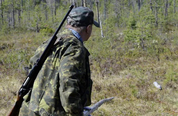 На Украине пьяный охотник застрелил в лесу семь человек