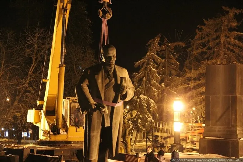 Незаметная война: как сносят памятники Ленину в российских городах