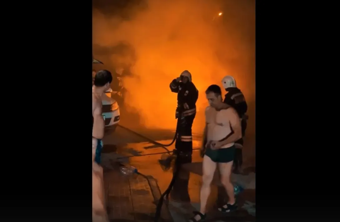 В Севастополе ночью подожгли автомобили 
