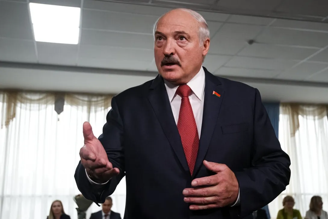 Президент Белоруссии заявил о желании заменить торфом и опилками газ и нефть