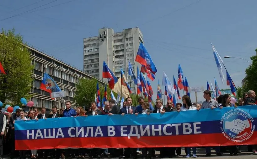 Глава ЛНР пригрозил Зеленскому полной боевой готовностью