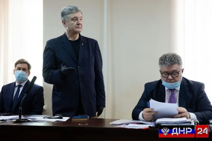 Порошенко заявил о гордости за приказ бомбить Донбасс