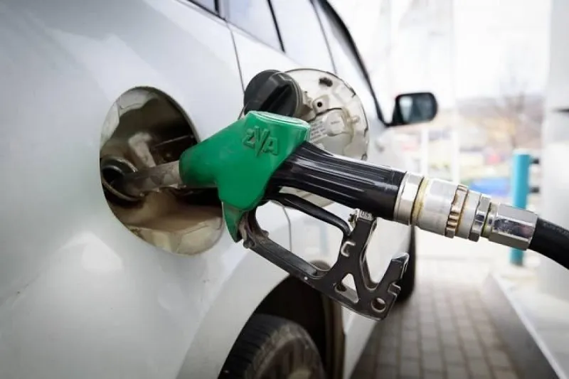Власти отказались отпустить цены на бензин в России