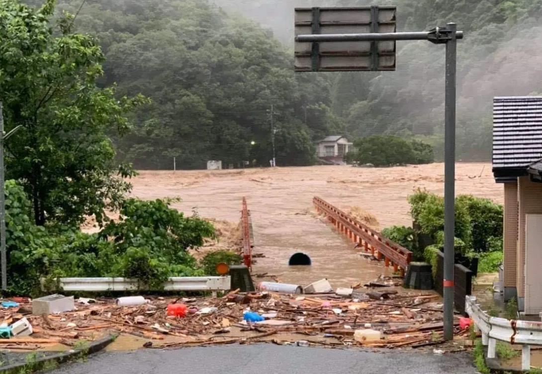 В Японии из-за наводнений погибли 62 человека