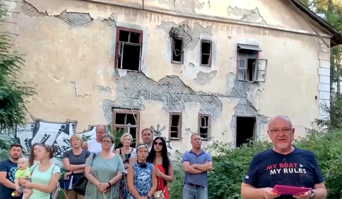 В Севастополе заколотят входы в заброшенные дома 