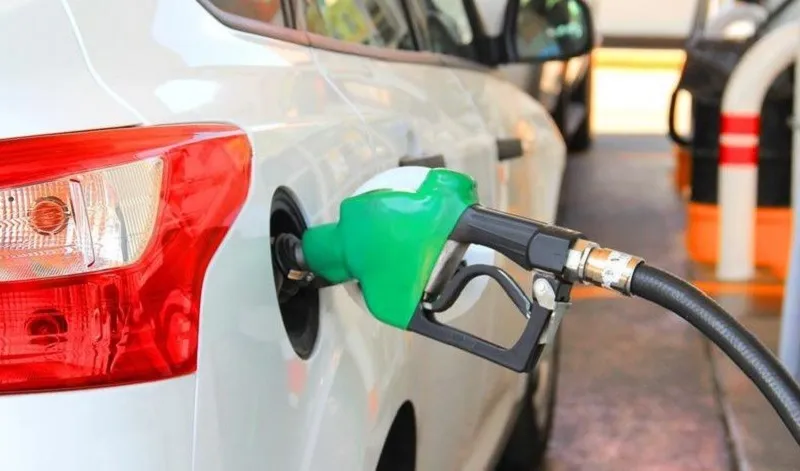 Российским автомобилистам заплатят за отказ от бензина