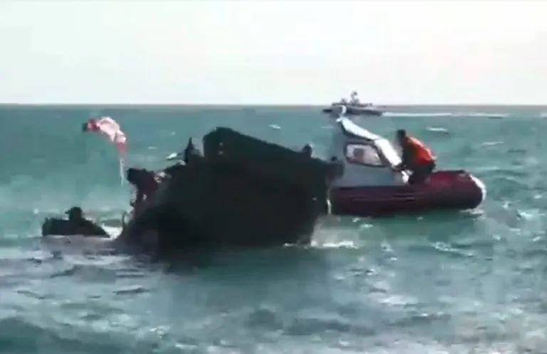 Бронетранспортер утонул в Керченском проливе