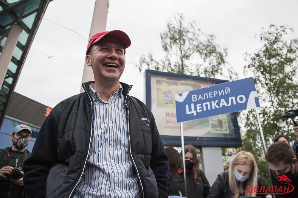 Бывший претендент на пост президента Белоруссии покинул страну 