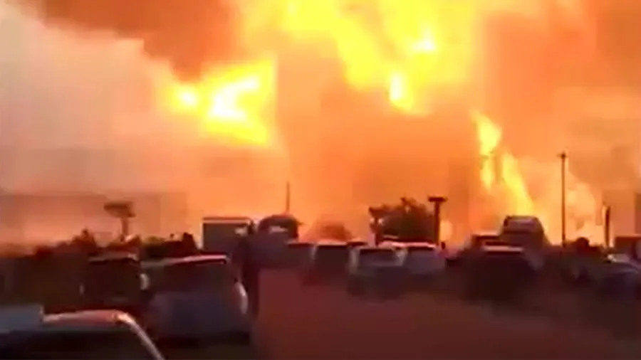 Очевидцы сняли на видео уничтожение краснодарской АЗС мощным взрывом