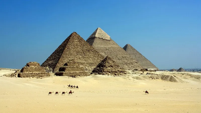 Илон Маск приглашён искать инопланетян в египетских пирамидах