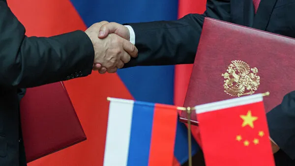 Россия и Китай начали отказываться от доллара