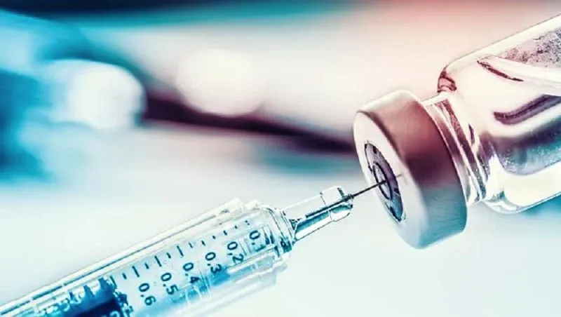Названа дата начала применения российской вакцины от коронавируса