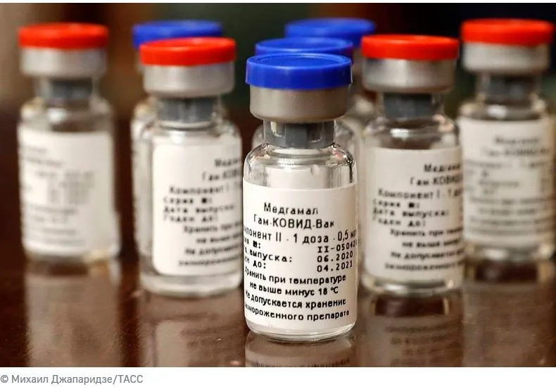 Россиян могут полностью обеспечить вакциной от коронавируса за год 