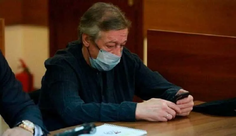 В сети продают билеты на заседание суда с Ефремовым 