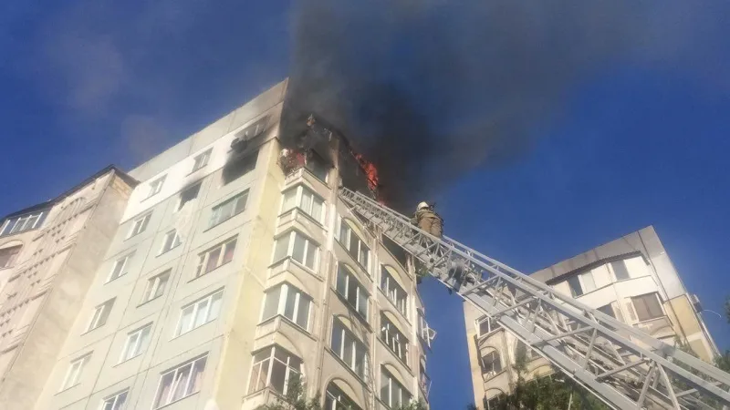 В Крыму взрыв повредил многоквартирный дом