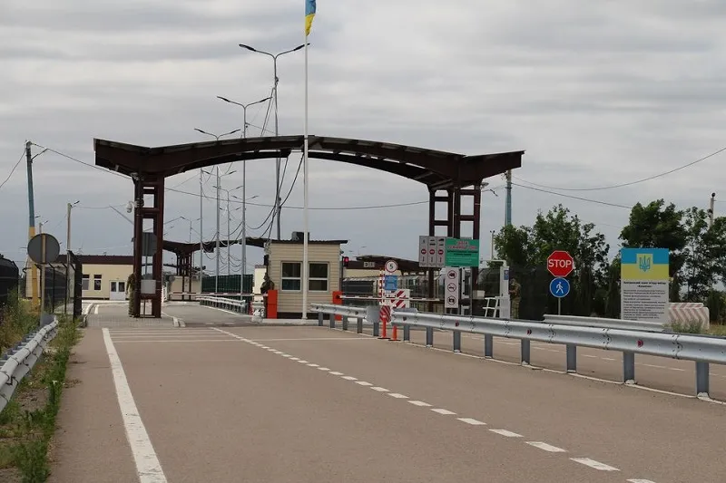 Украина открывает границу с Крымом
