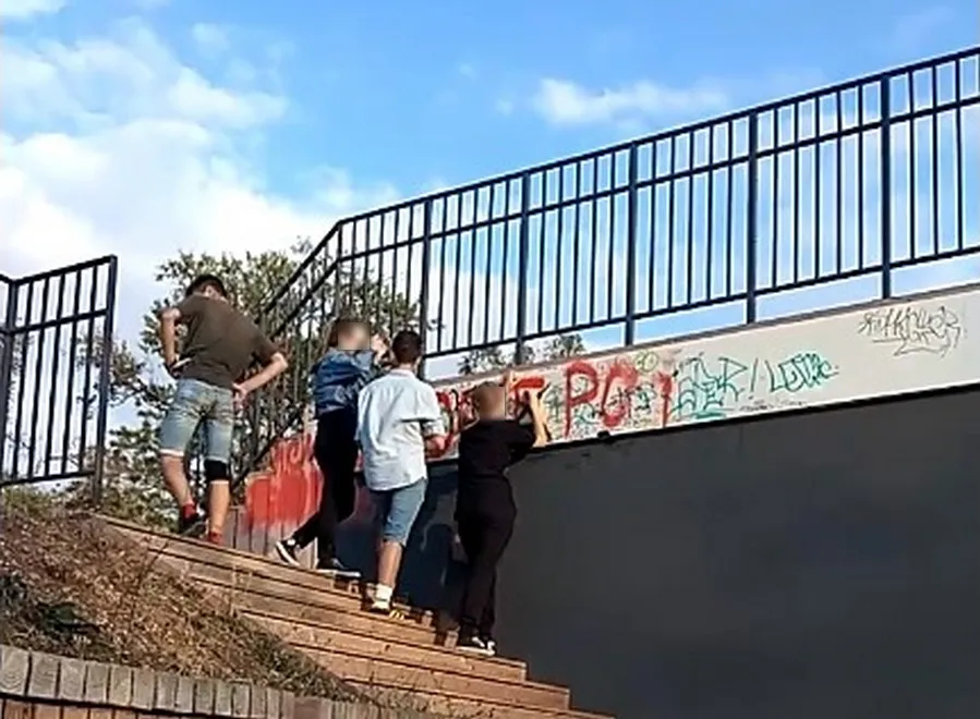 В Севастополе подростки-хулиганы изрисовали новый парк «Учкуевка»