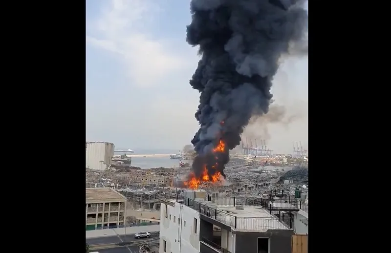В многострадальном порту Бейрута снова случилось крупное ЧП