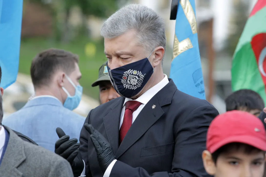 Порошенко напомнил, как «спас Украину и остановил агрессора»