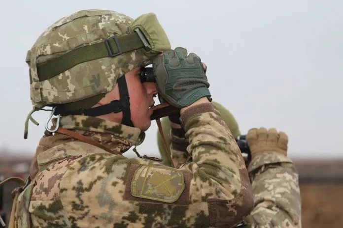 Киевские силовики сбросили с квадрокоптера гранаты на позиции военных ЛНР