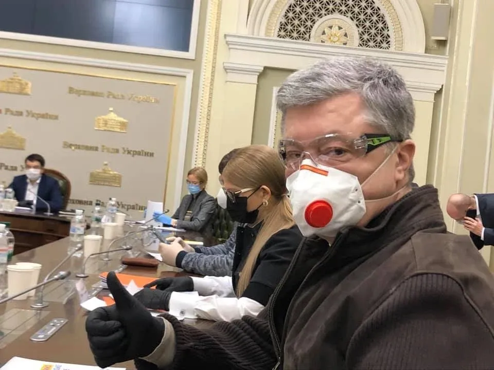 Порошенко заразился коронавирусом