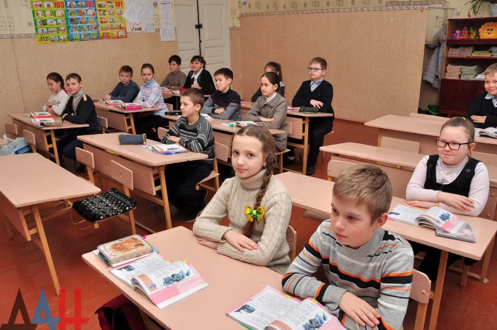 В ДНР изменили приоритеты школьного образования после перехода на российские стандарты