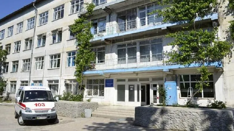 Врачи на больничном: в Крыму одна за одной закрываются больницы