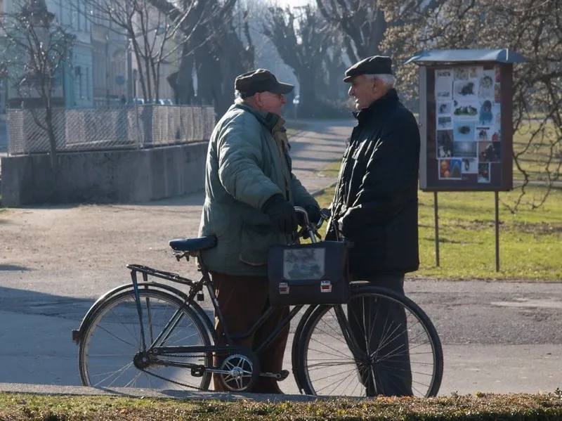 Старики-разбойники: четверть пожилых россиян становятся алкоголиками