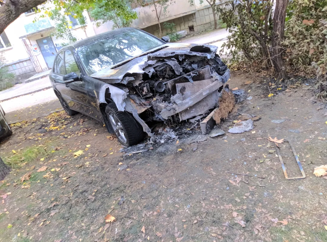 В Севастополе неизвестные сожгли автомобиль