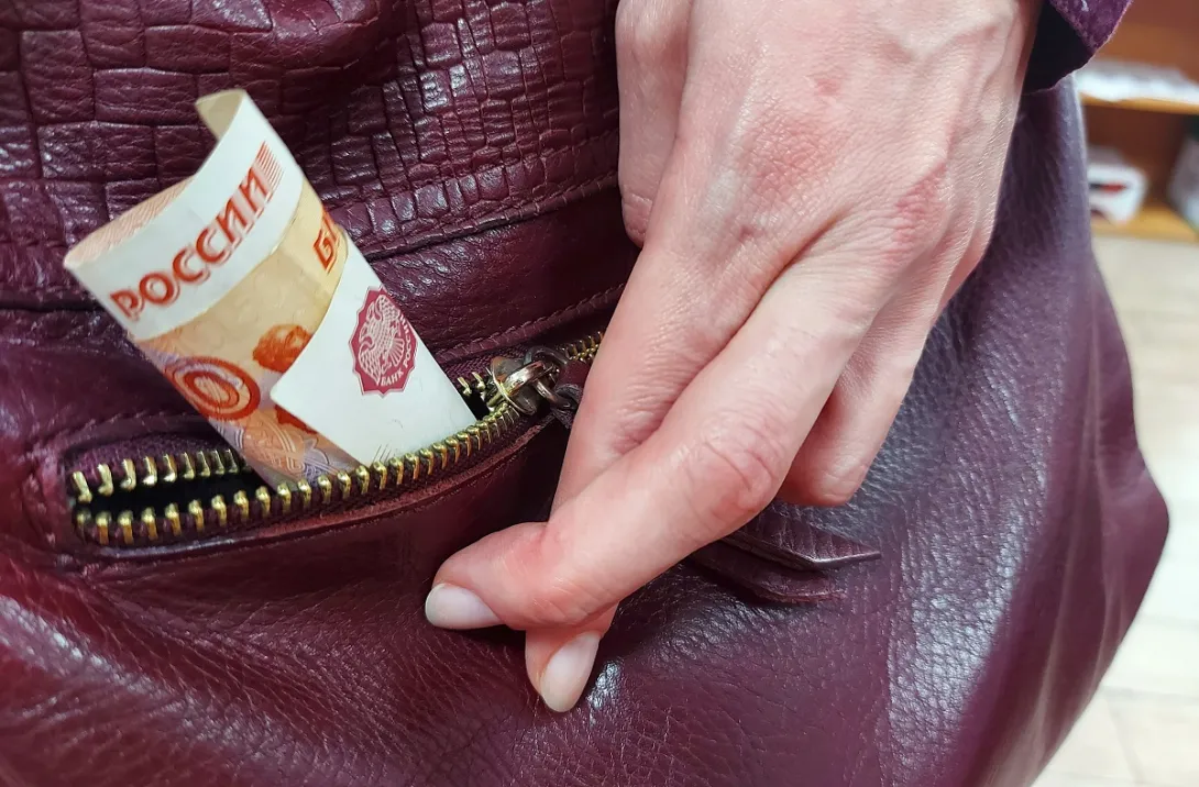 В Севастополе бухгалтерский «авторитет» кинула знакомого на взятке для налоговой 