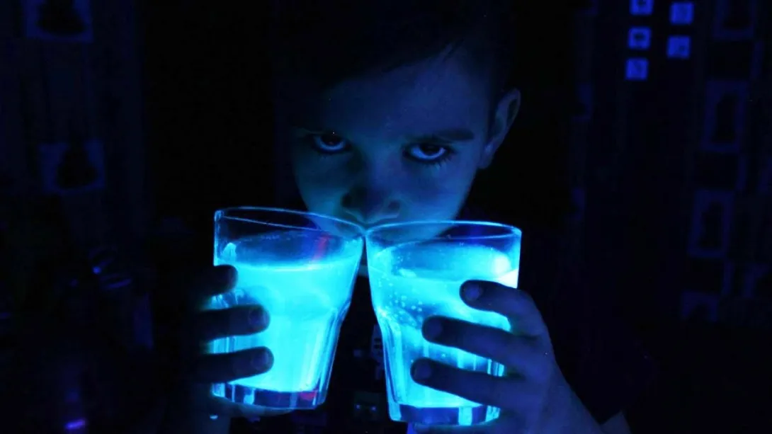 Жители Севастополя получили «инопланетную» голубую воду