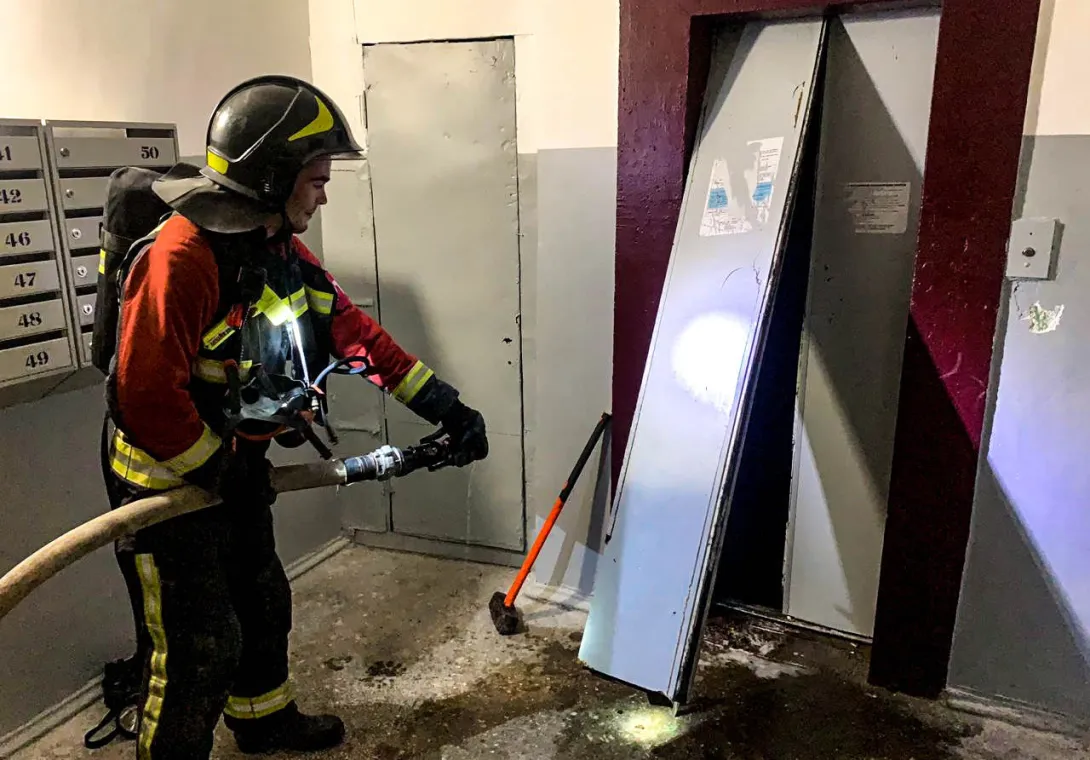 В лифте севастопольской многоэтажки случился пожар 