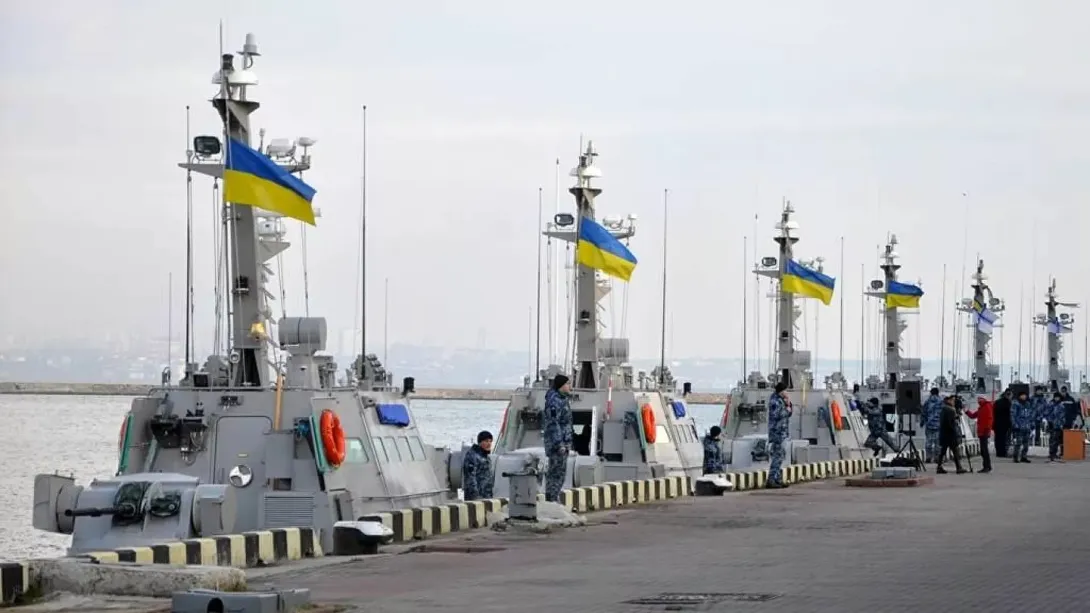 Зеленский объявил о строительстве двух военных баз на Черном море
