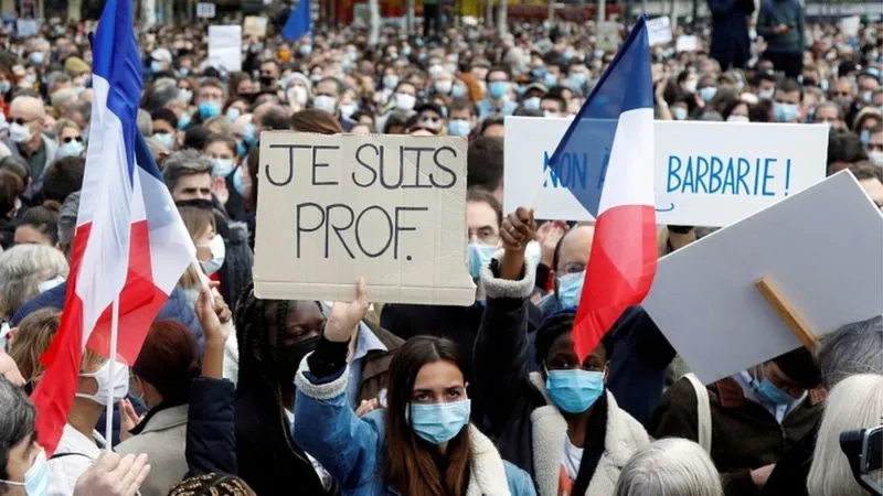 Прогресс варварства: французского учителя убил «этнический россиянин»
