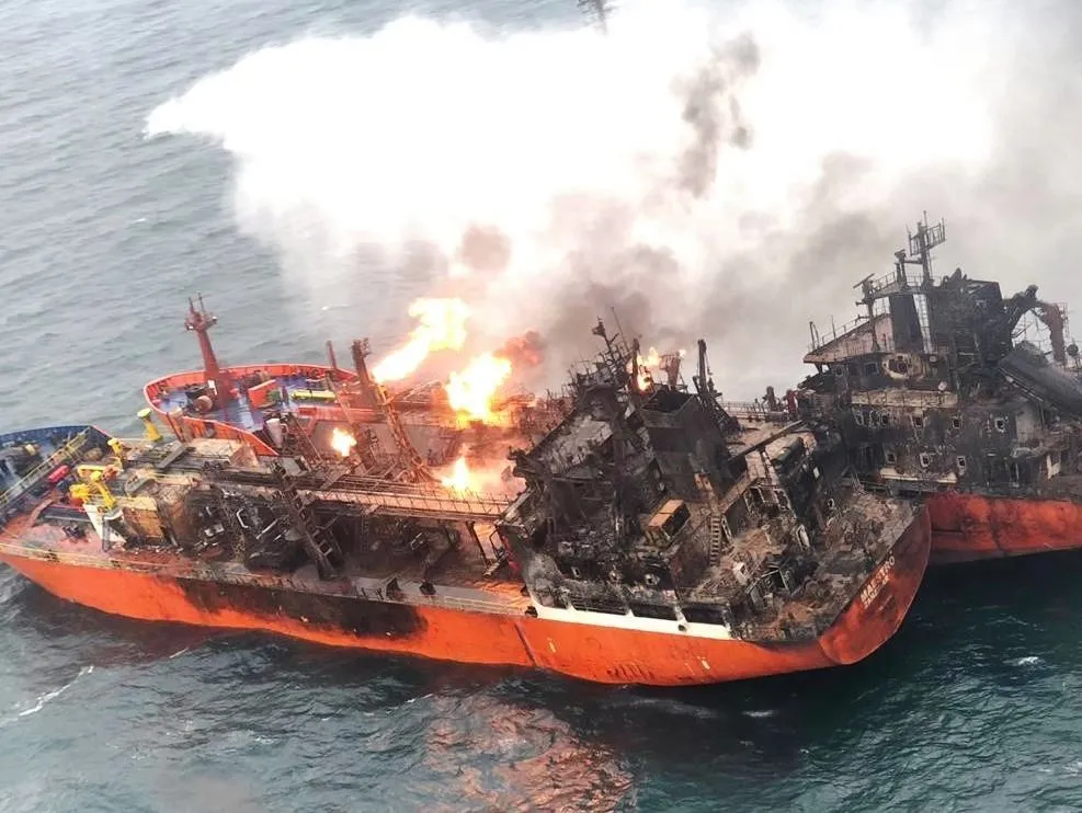 Росморречфлот уточнил данные о пропавших после взрыва на танкере моряках 