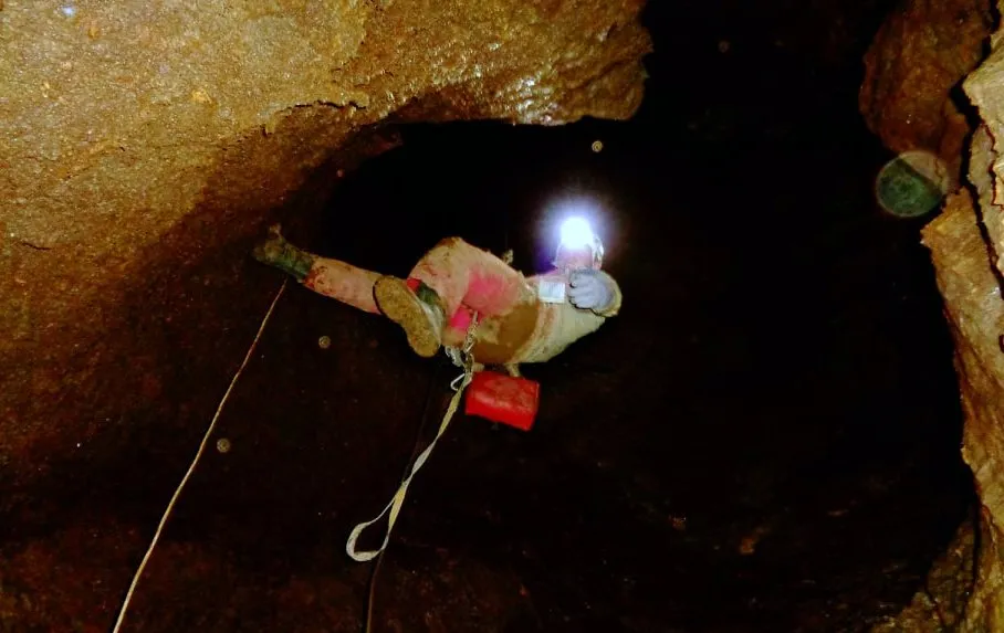 Удивительную по красоте пещеру нашли севастопольцы на Ай-Петри
