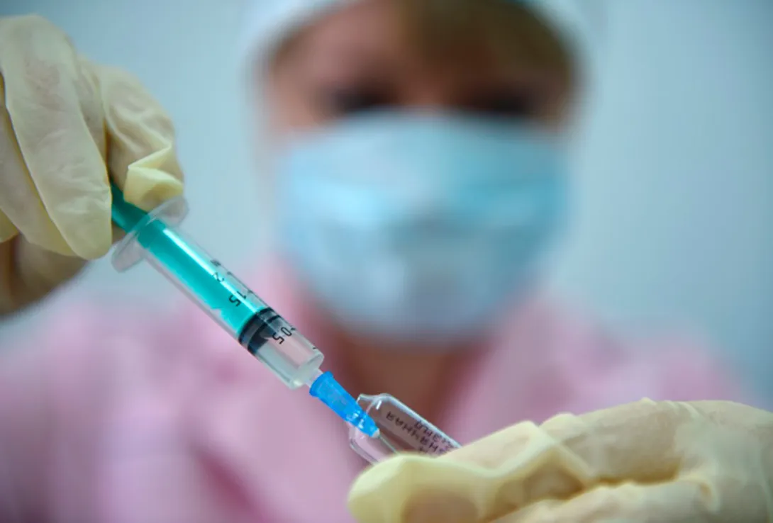 ЕС пригрозил Венгрии мерами в случае покупки вакцины от коронавируса у России