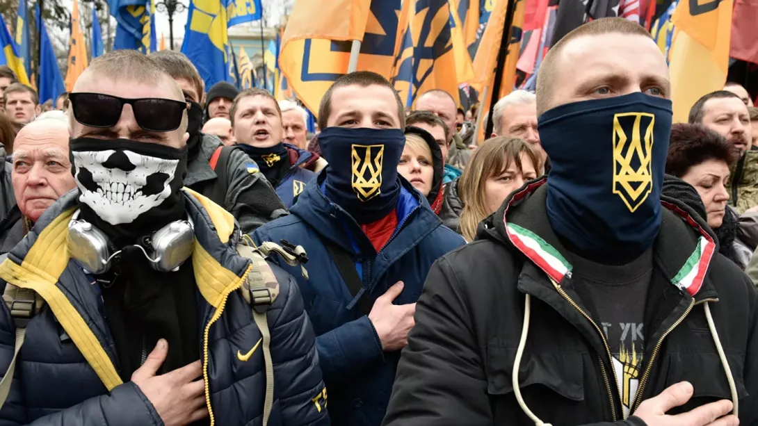 Почему британские СМИ вдруг обнаружили нацистов на Украине
