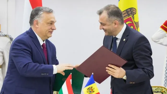 Главы правительств Польши и Венгрии подписали Декларацию против правил ЕС