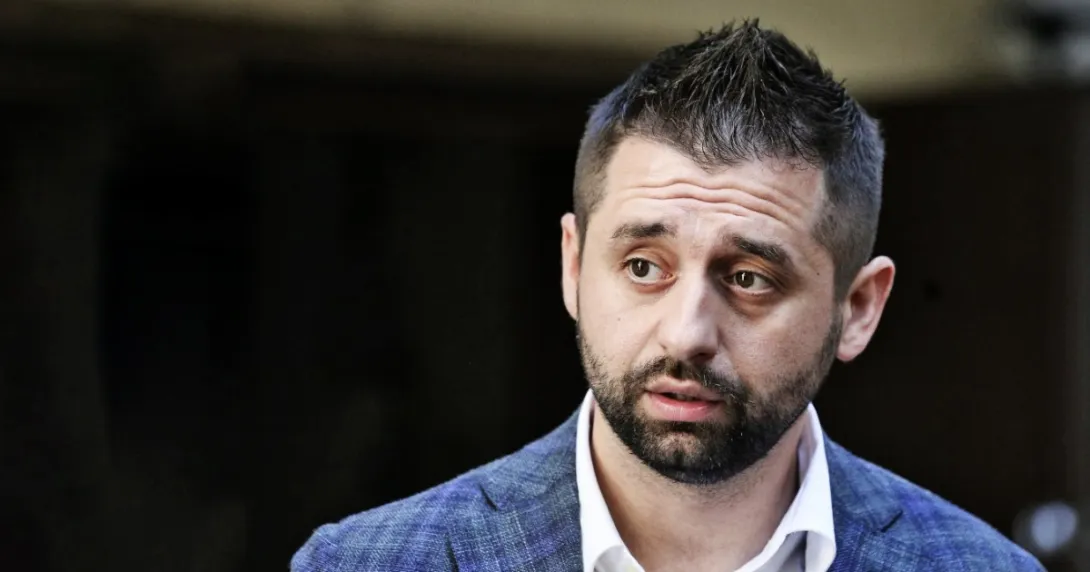 Глава фракции "Слуга народа": вопрос введения жесткого карантина на Украине решен на 90% 