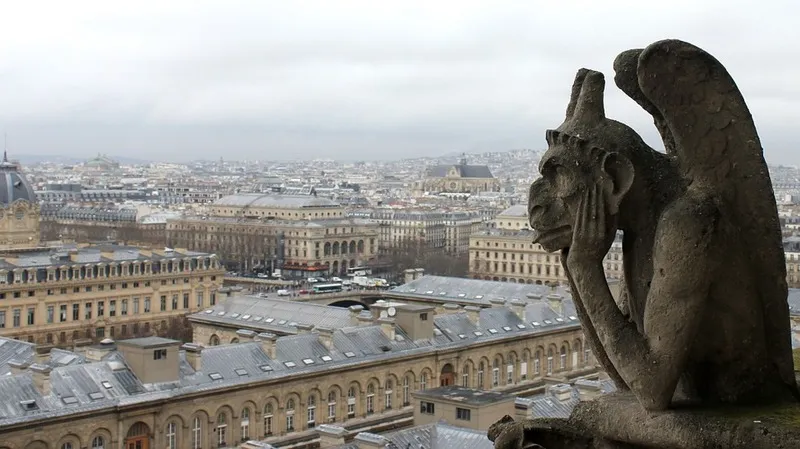 «Шерше ля хом»: мэрию Парижа оштрафовали за дискриминацию мужчин