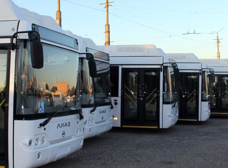Разобрали на запчасти: в столице Крыма недосчитались 70 новых автобусов