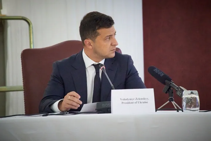 Зеленский надеется на помощь Байдена в прекращении конфликта в Донбассе