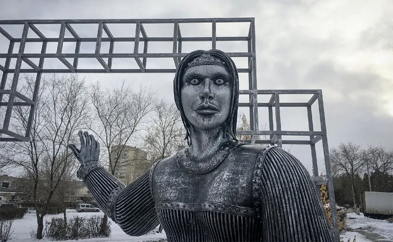 Ялта готова принять скандальный памятник Аленке из Нововоронежа