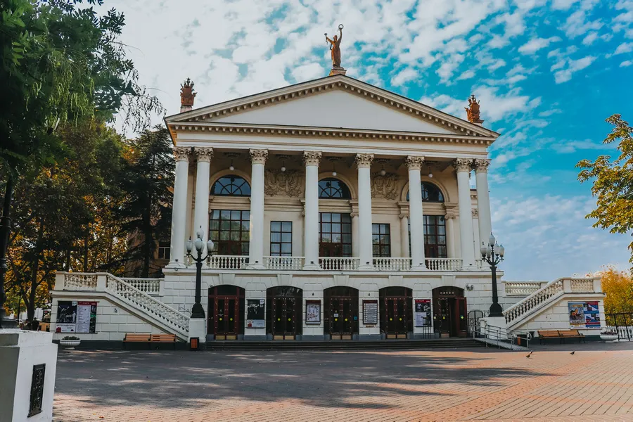 Кинотеатры и театры Севастополя смогут принимать зрителей