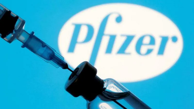 Власти исключили возможность привиться вакциной Pfizer в России